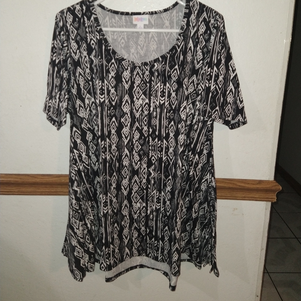 LuLaRoe Large blouse